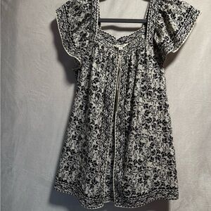 Max Studio Black and White Floral Blouse